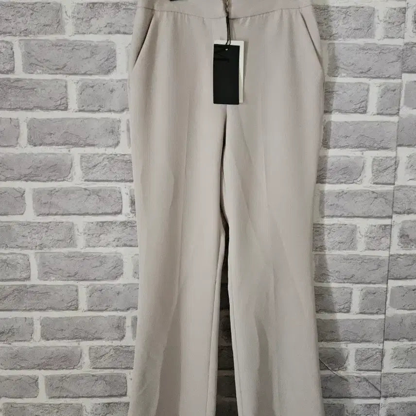[BUNJANG] MIXXO Beige Bootcut Slacks Pants (Size 24) / 미쏘 베이지 부츠컷 슬랙스24새옷/알뜰한여우
