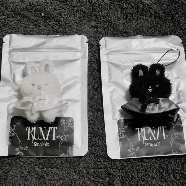 [BUNJANG] Stray Kids Run It Micro Skzoo Rabbit Bundle Set / 스트레이키즈 런잇 마이크로 스키주 리빗 음 양 일괄