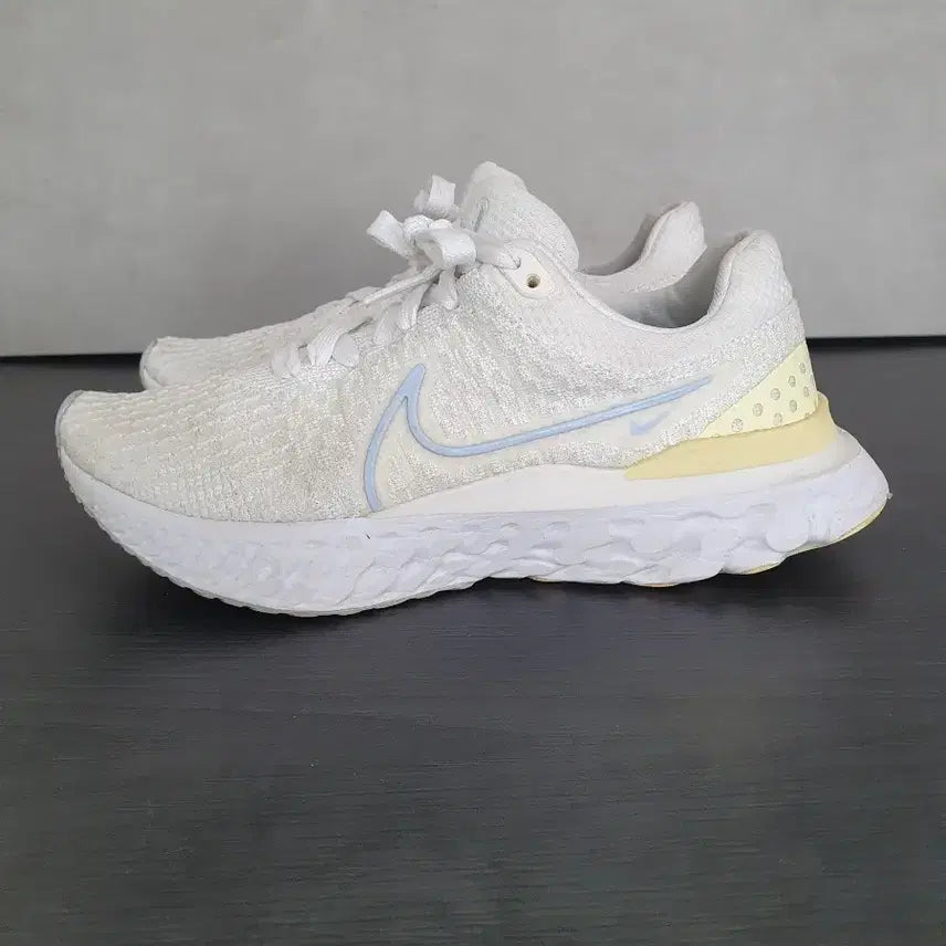 [BUNJANG] Nike React Infinity Run Flyknit 3 White Light Marine Running Shoes (240) / 나이키 리액트 인피니티 런 플라이니트 3 화이트 라이트 마린 (240)