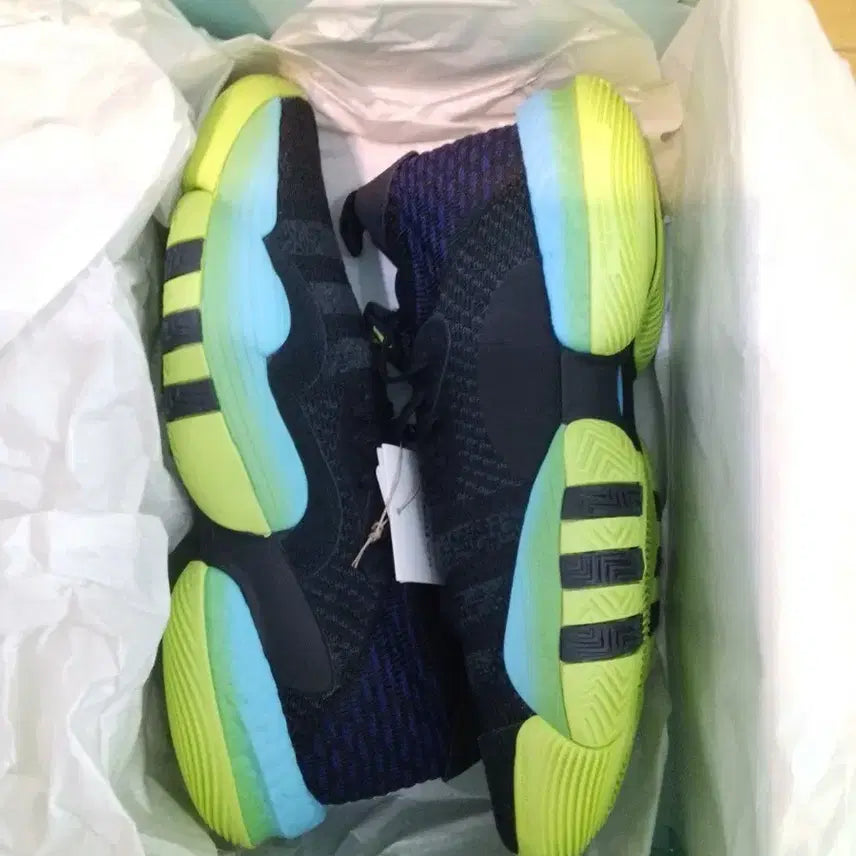 [BUNJANG] Adidas Trae Young 2 Black Solar Green / 아디다스 트레이 영 2 블랙 솔라 그린 275사이즈