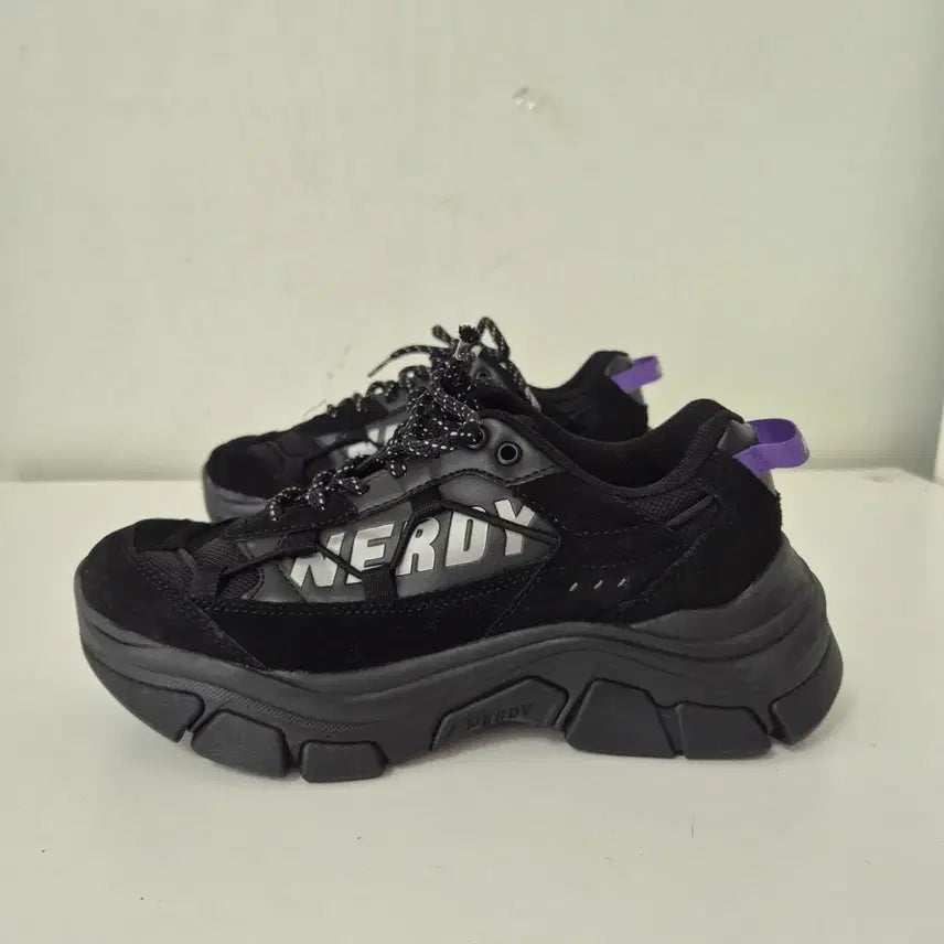 [BUNJANG] Nerdy Black Sneakers Size 250 / nerdy 검정 스니커즈 250