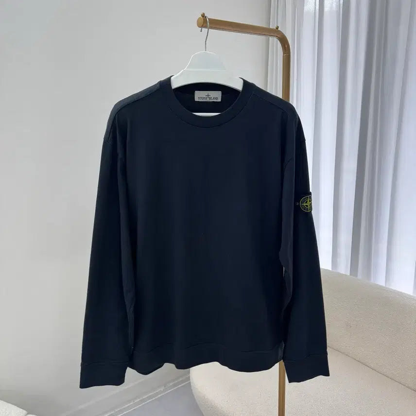 [BUNJANG] Stone Island Badge Sweatshirt L / (당일출고, 백화점판, 24년식) 스톤 아일랜드 와펜 맨투맨