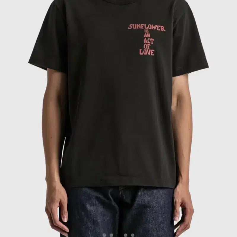[BUNJANG] Sunflower 'Sunfower is an Act of Love' Graphic T-Shirt / 선플라워 티셔츠 sunflower M