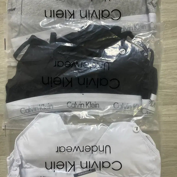 [BUNJANG] Calvin Klein Underwear 3-Pack Set (Black/White/Grey) / 캘빈클라인 언더웨어 3종 세트 (블랙/화이트/그레이)