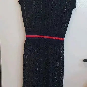 [BUNJANG] Maje Perforated See-Through Dress Size 1 / 마쥬 펀칭 시스루 원피스 1사이즈년도대비 상태최상급상태아주좋아여전체시스루 집에갖고계신거있다면슬립입으시고입으셔야해요이뻐요가슴단면42기장115나와요