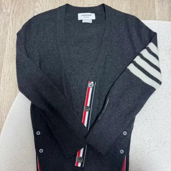 [BUNJANG] Thom Browne Cashmere V-Neck Cardigan Dark Grey / 톰브라운 캐시미어 사선브이넥 가디건 다크그레이