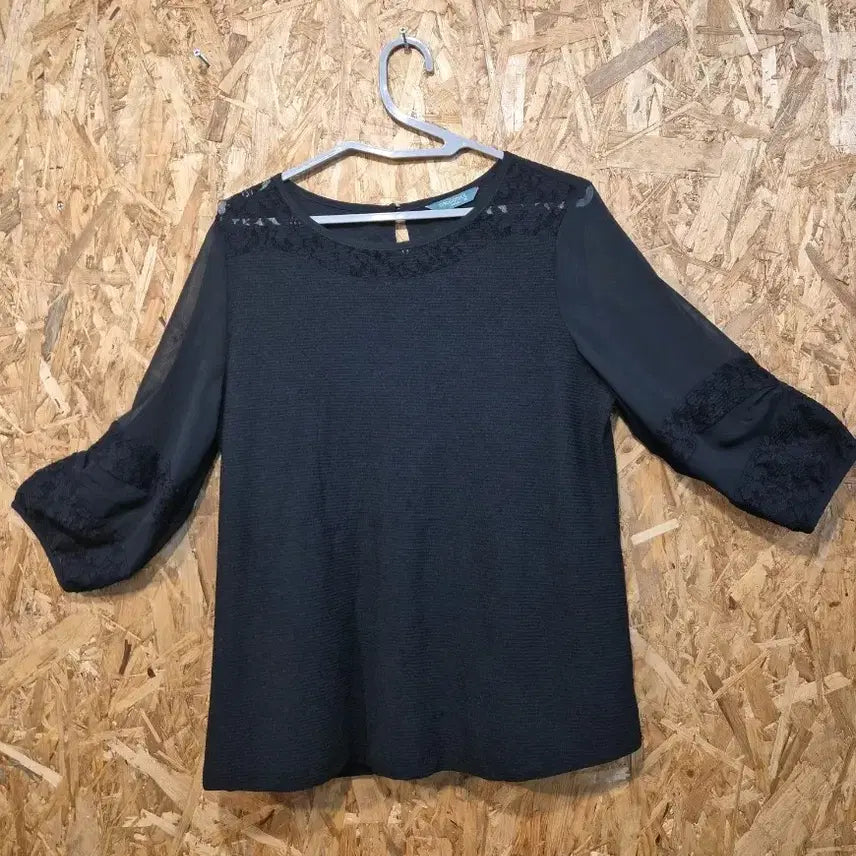 [BUNJANG] Crocodile Lady Lace Blouse Black / 크로커다일 레이디 레이스 배색 블라우스 95