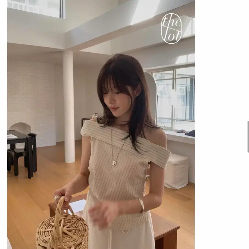 [BUNJANG] Miel Stripe Off-Shoulder Blouse / 미엘 캐슈 블라우스
