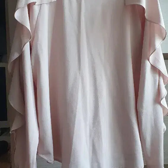 [BUNJANG] ANA CAPRI Ruffled Blouse / ANA CAPRI 프릴 블라우스(총기장 55cm)
