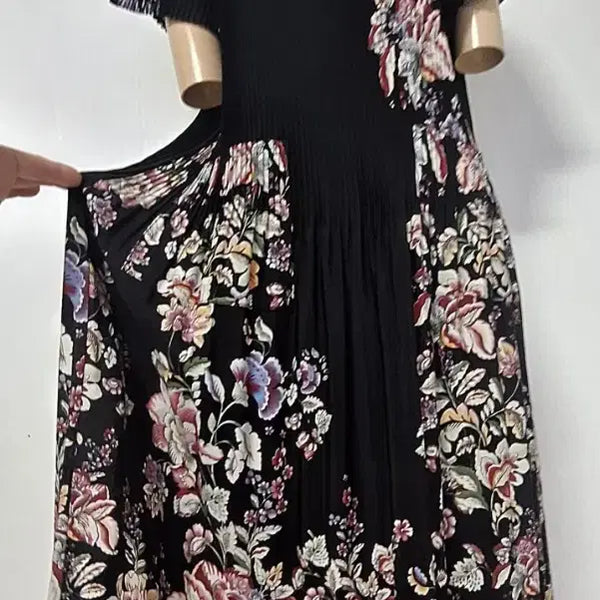 [BUNJANG] Black Flower Pleated Dress / 블랙플라워  (( 77~~88 ))