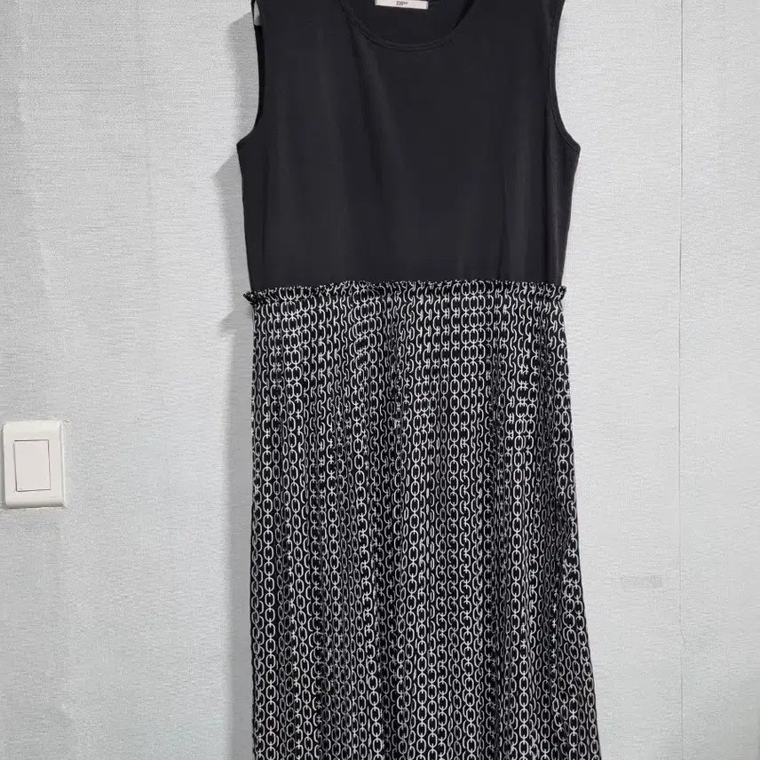 [BUNJANG] Sleeveless Color-Block Dress in Cool Assa Fabric (Size 66-77) / 민소매 배색 원피스 시원한아사원단66.77