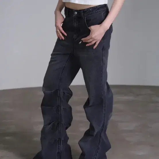 [BUNJANG] Frennda Shirring Bootcut Denim Pants - Black / 프렌다 셔링 부츠컷 데님 팬츠 블랙