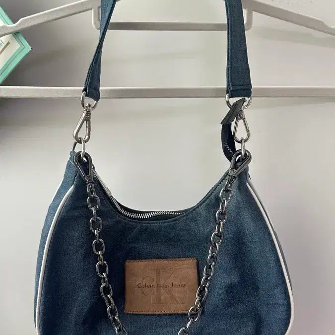 [BUNJANG] Calvin Klein Shoulder Bag / 캘빈클라인 숄더백