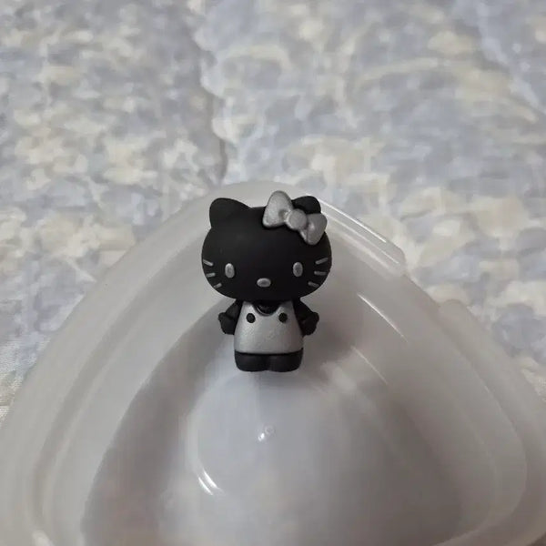 [BUNJANG] Hello Kitty Greek Yogurt Figure / 요즘그릭 요거트헬로키티 피규어