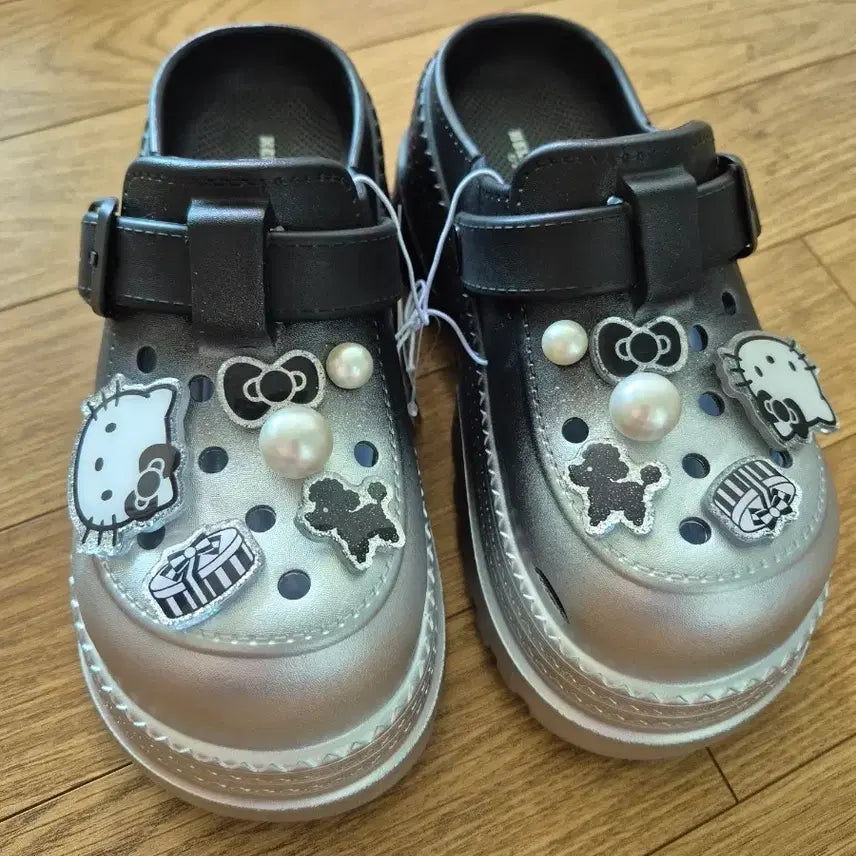 [BUNJANG] Melissa Hello Kitty Sandals Black Silver / 멜리사 헬로키티 샌들 블랙 실버