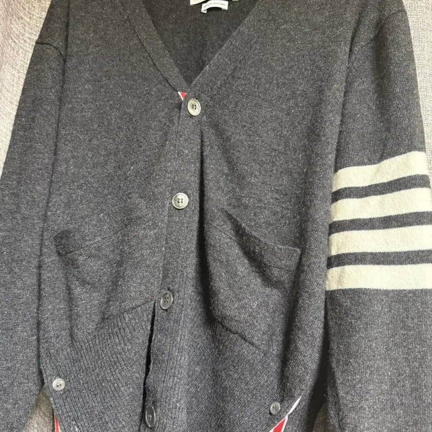 [BUNJANG] Thom Browne 4-Bar Cashmere Men's Cardigan Dark Grey Size 3 / 톰브라운 4바 캐시미어 남성 가디건 3 다크그레이