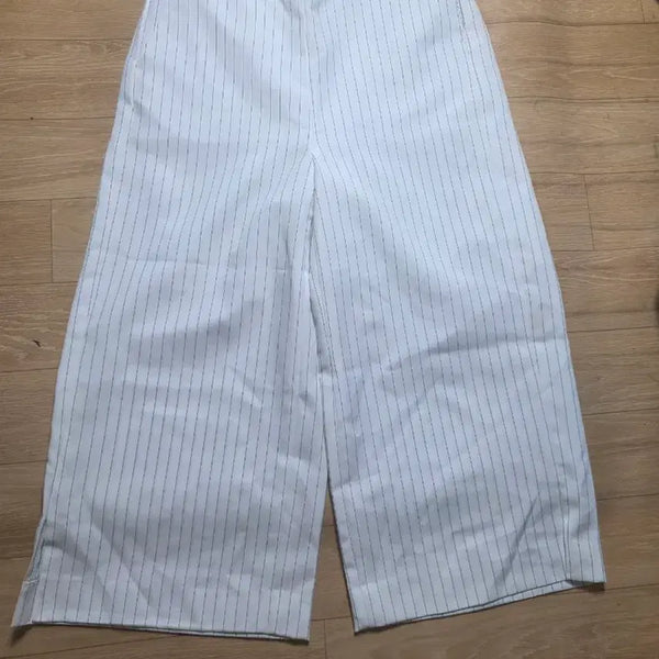 [BUNJANG] White Striped Wide 7/10 Length Pants / 70..흰색 와이드 7부팬츠.66 허리밴딩 길이82cm. 여