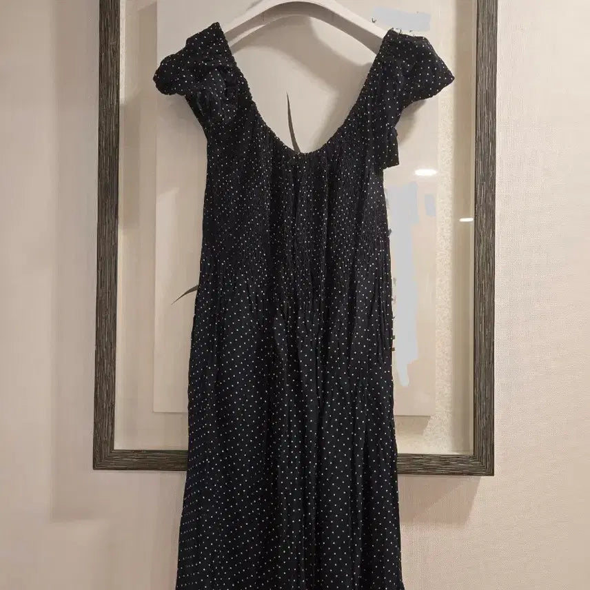 [BUNJANG] Italian Made Off-Shoulder Polka Dot Smocked Mini Dress / [이태리제] 오프숄더 도트 스모크 밴딩 미니 원피스