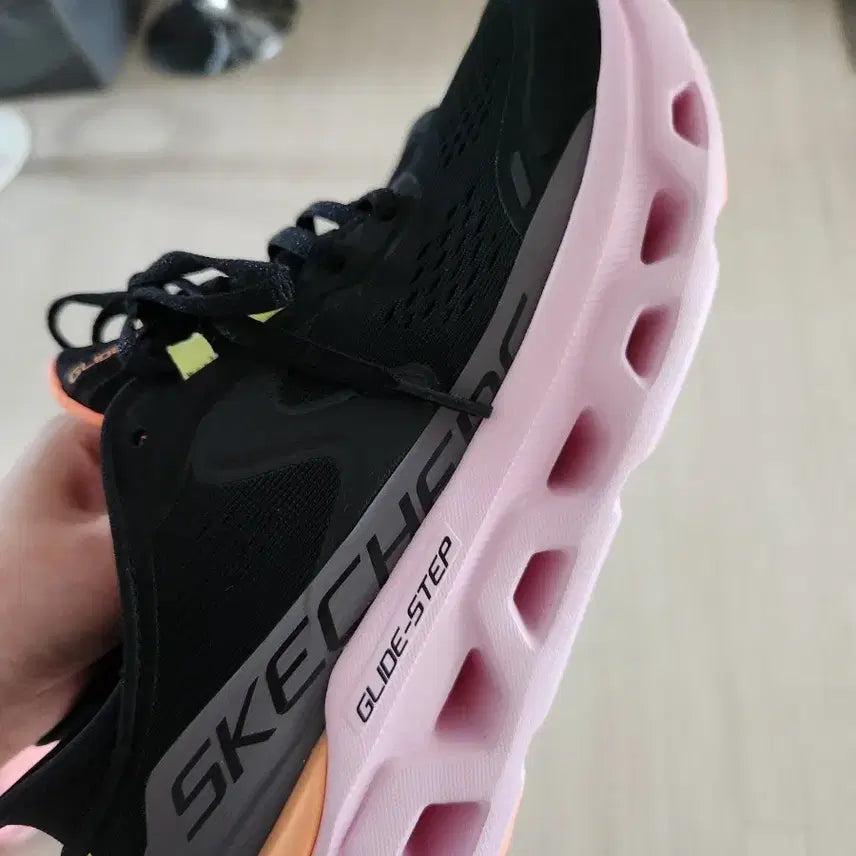[BUNJANG] Skechers Glide Altus Slip-ins Black Pink / 스케쳐스 글라이드 알터스 슬립인스 225 블랙핑크