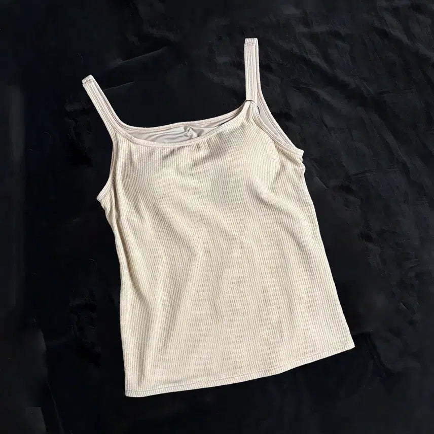 [BUNJANG] Uniqlo Vintage Japanese Basic Cami Top with Built-in Cups / 일본빈티지 유니클로 캡 나시티