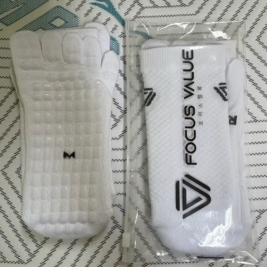[BUNJANG] Focus Value Non-Slip Toe Socks (2 Pairs) / 포커스밸류 논슬립 발가락 양말 2켤레