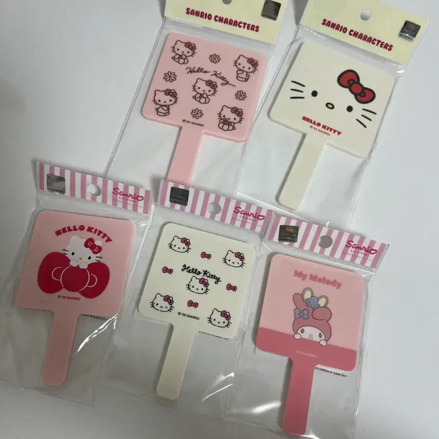[BUNJANG] Sanrio Characters Compact Mirror (Hello Kitty, My Melody) / 산리오 캐릭터 손거울 헬로키티 마이멜로디