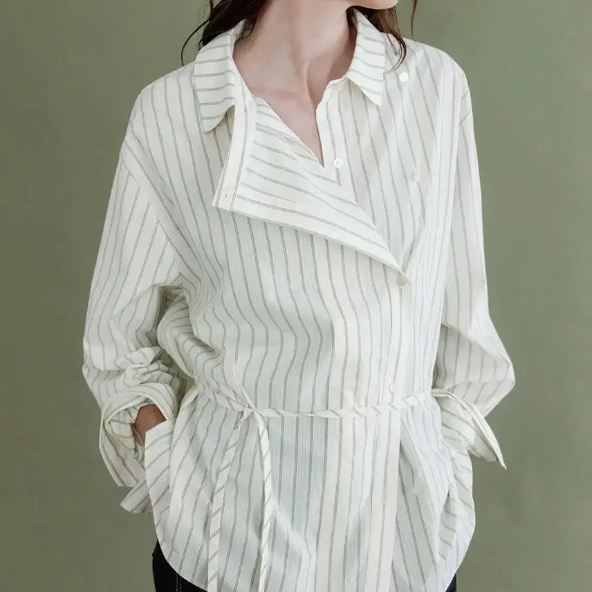[BUNJANG] L'evvre Asymmetric Double Placket Stripe Shirt / [루에브르] 비대칭 더블 플래킷 스트라이프 셔츠 *옷장정리