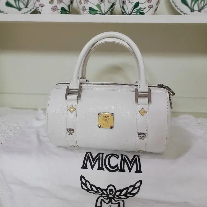 [BUNJANG] MCM White Tote Bag / 정품 엠씨엠 화이트 토트백