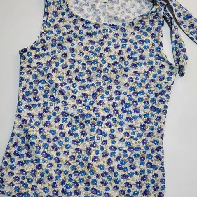 [BUNJANG] Tomboy Sleeveless Flower Pattern Blouse / 톰보이 나시 플라워 패턴 블라우스