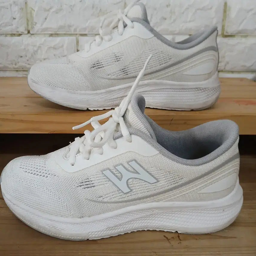 [BUNJANG] Wework White Sneakers Men's 235mm / (57) 위워크 운동화 화이트 남성235