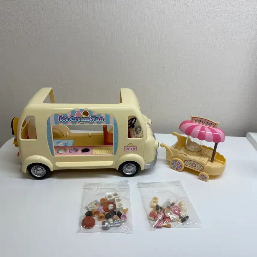 [BUNJANG] Sylvanian Families Ice Cream Van & Popcorn Cart Bundle Set / 실바니안 패밀리 아이스크림 밴 & 팝콘 카트 일괄