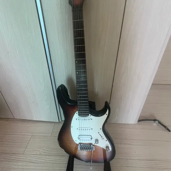 [BUNJANG] Colt Electric Guitar with Guitar Bag / 콜드 일렉기타+기타 가방 (엠프 포함 구매시 네고 가능)