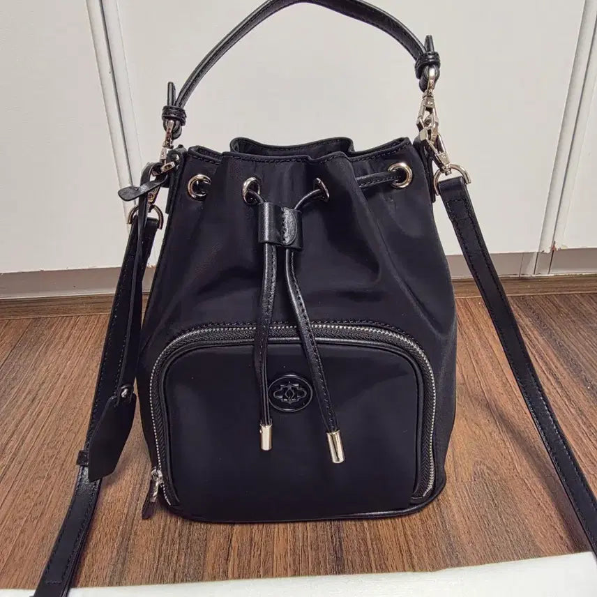 [BUNJANG] Oryani Sana Bucket Bag Nylon / 오야니 사나 버킷백 1시간착용  그냥 새제품같아요