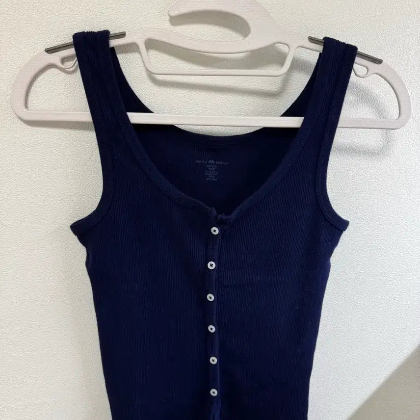 [BUNJANG] Brandy Melville Navy Sleeveless Tank Top / 브랜디멜빌 네이비 나시 슬리브리스  brandy melville