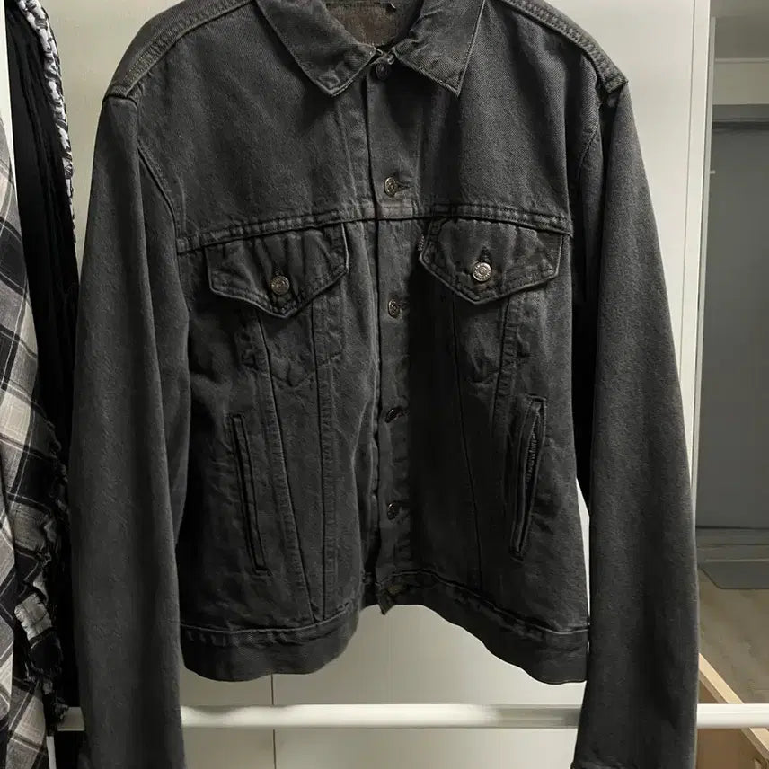 [BUNJANG] Vintage 90s Levi's Black Denim Trucker Jacket / 90s 빈티지 리바이스 흑청 데님 트러커 자켓