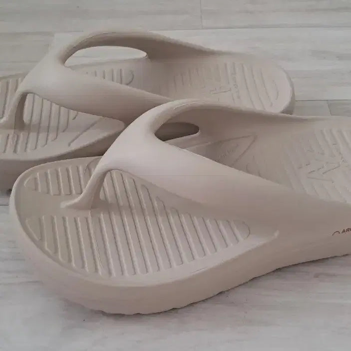 [BUNJANG] Archclassic Archfit Foam Flip Flops Sahara Beige / 아키클래식]남녀공용 26신상 아치핏 폼 플립플랍/쪼리/키높이 슬리퍼/사하라베이지