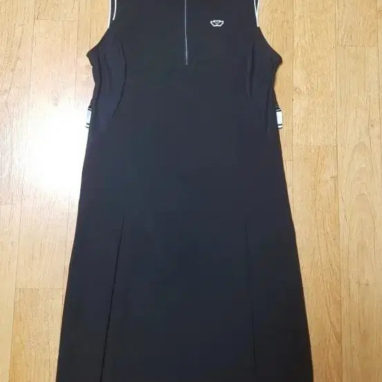 [BUNJANG] V.SEASON Waterproof Black Sleeveless Golf Dress (Size 55-66) / (정품/새상품급)브이시즌 V.SEASON 민소매 골프웨어 아주 얇은 냉감 원단의 방수 블랙 원피스, 55~66사이즈