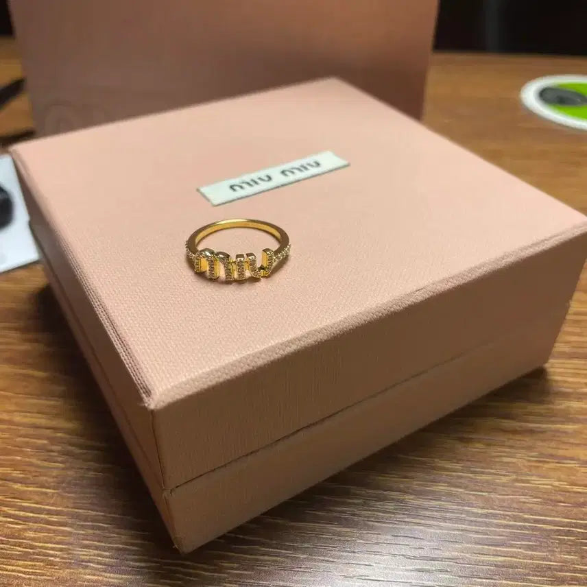 [BUNJANG] Miu Miu Logo Ring Gold Size 14 / 미우미우 로고 반지 골드 14