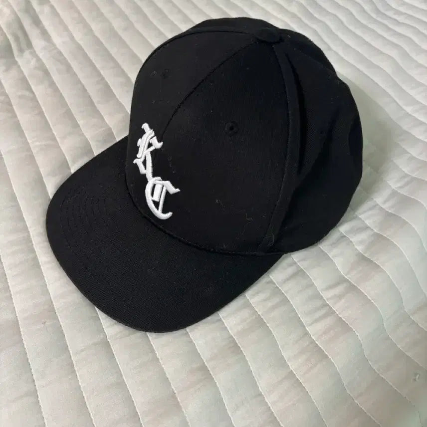 [BUNJANG] KC Black Snapback / KC 모자
