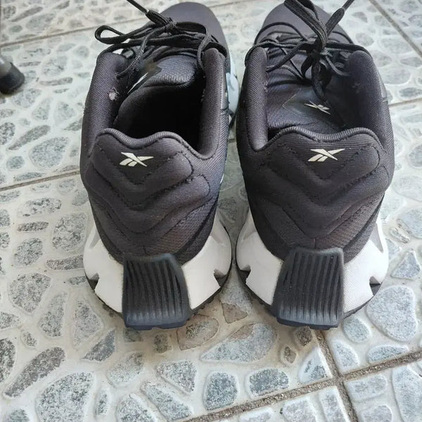 [BUNJANG] Reebok Black Athletic Shoes / 리복 운동화 블랙