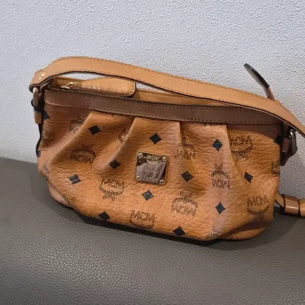 [BUNJANG] MCM Shoulder Bag / 엠시엠 가로22 세로14 폭9
