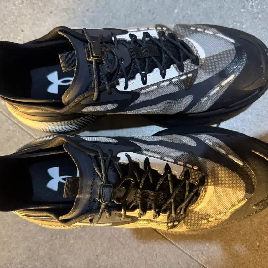[BUNJANG] Under Armour Running Shoes (240mm) / 언더아머 런닝화 240