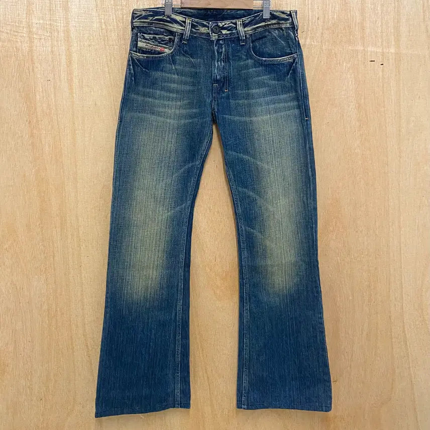 [BUNJANG] DIESEL Zathan Bootcut Denim Pants / DIESEL zathan boots-cut denim pants 디젤 부츠컷 데님팬츠