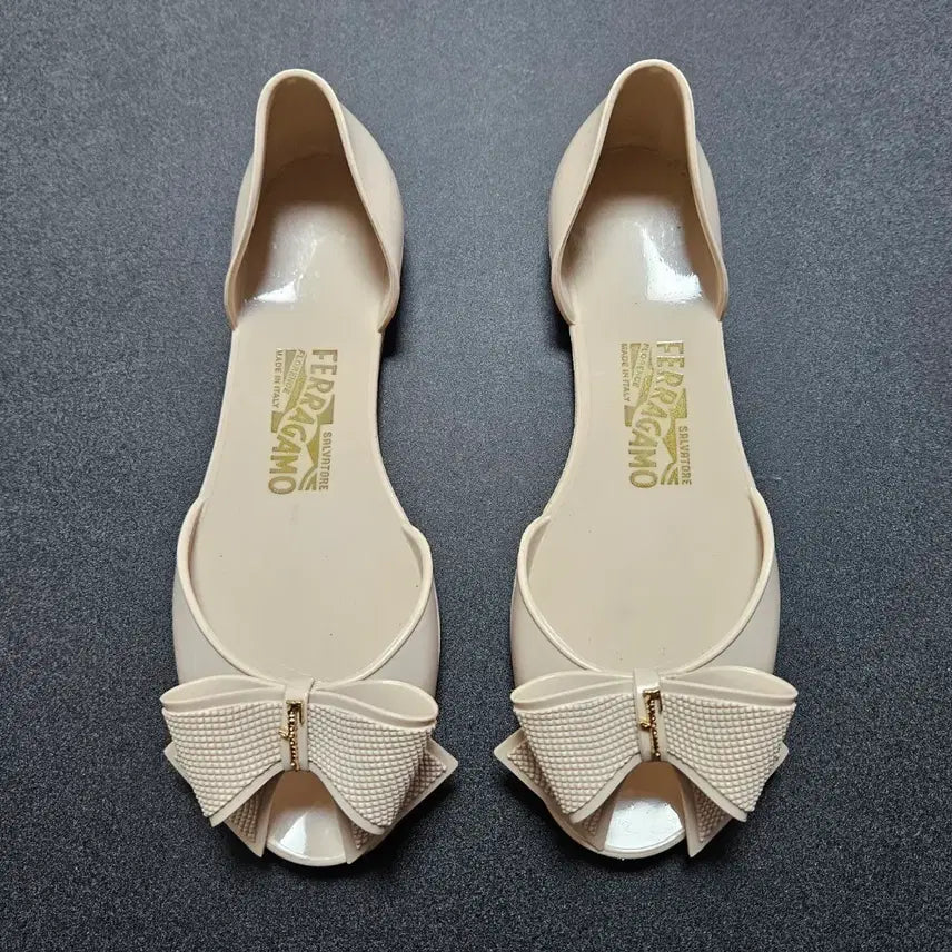 [BUNJANG] Salvatore Ferragamo Jelly Shoes / 6 230 페라가모 젤리슈즈 정품