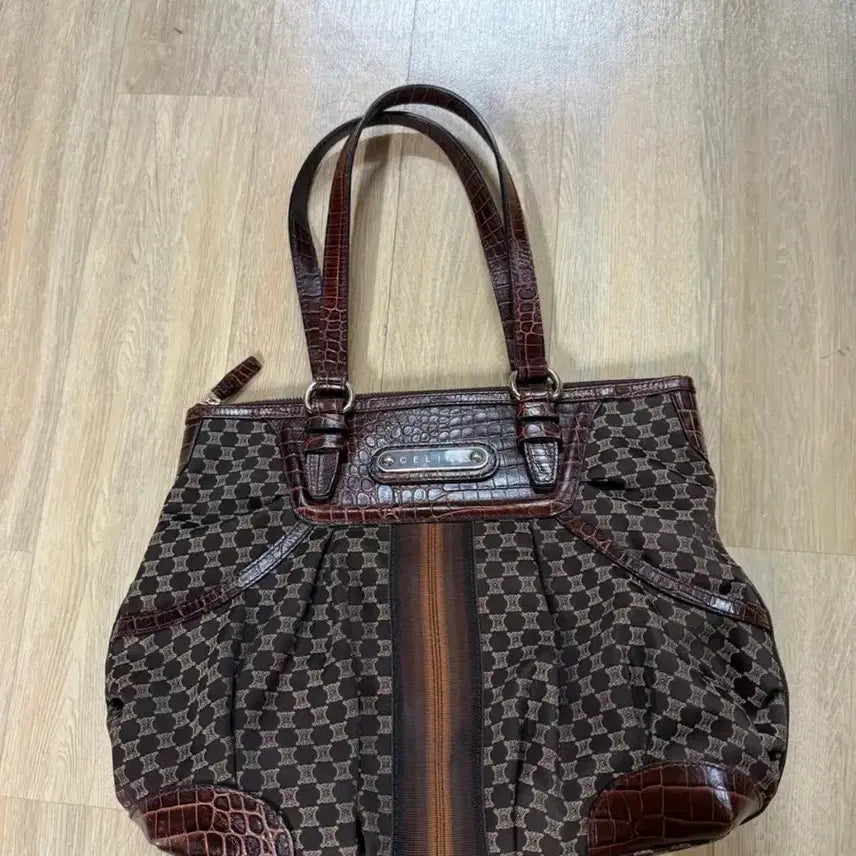 [BUNJANG] Celine Macadam Pattern Croc-Embossed Leather Trim Canvas Shoulder Tote Bag / 정품)셀린느(CELINE) 마카담 패턴 악어가죽 가공(Croc-Embossed) 레더 트림 캔버스 숄더 토트백