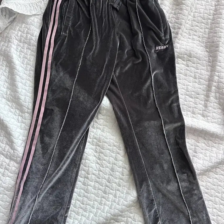 [BUNJANG] Nerdy Velvet Training Pants Grey Pink / nerdy 벨벳 트레이닝 팬츠 그레이 핑크 바지