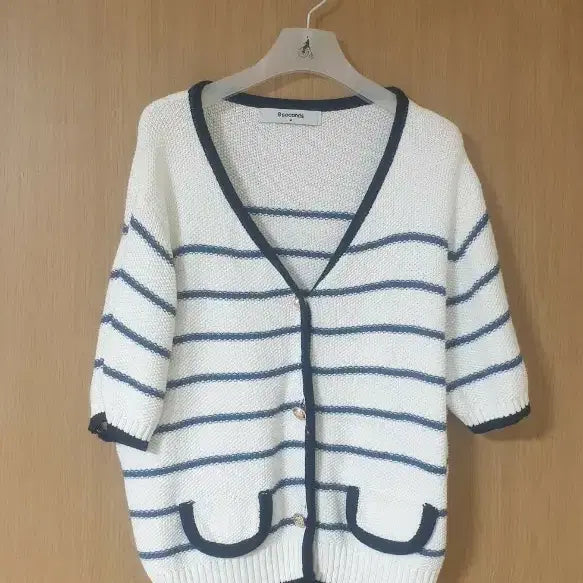 [BUNJANG] 8seconds Stripe Short-Sleeve Cropped Knit Cardigan (M) / [새옷]8seconds 에잇세컨즈 스트라이프 반팔 반집업/크롭 니트 가디건 (M사이즈)