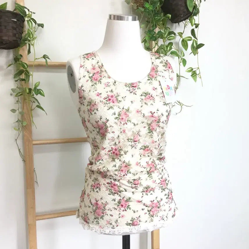 [BUNJANG] Sorridere Floral Lace Sleeveless Top / Sorridere 소리데레/ 플로럴레이스나시 플로럴민소매 레이스민소매