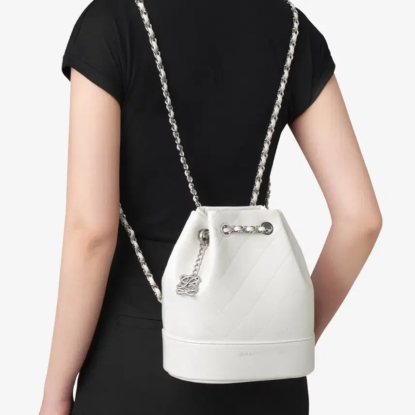 [BUNJANG] Louis Quatorze Canelé Bucket Chain Backpack White / (새상품) 루이까또즈 까눌레 버킷 체인백팩 White