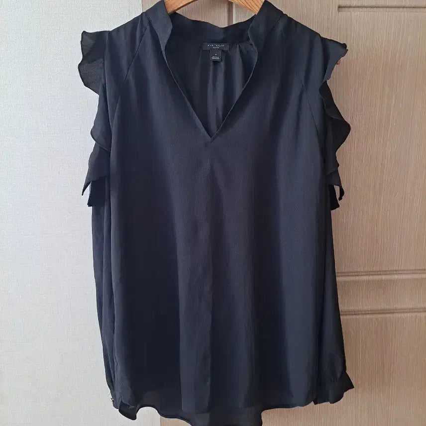 [BUNJANG] Ann Taylor Off-Shoulder Blouse / 앤 테일러 오픈숄더 블라우스